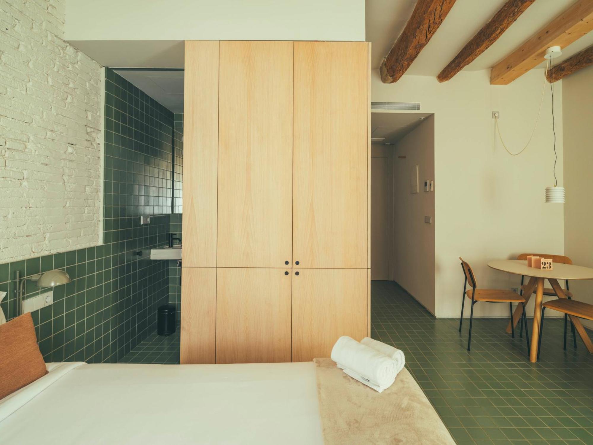 Studio Apartment